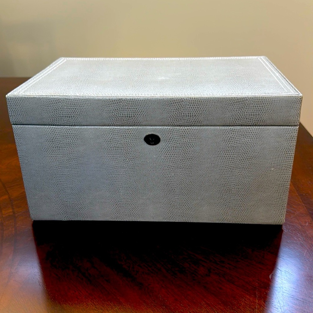 Pottery Barn McKenna large Gray Leather Jewelry Box with key